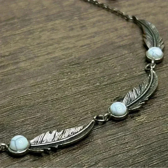 Vintage Feathers and Stones Silver Tone Chocker Necklace - Picture 2 of 2